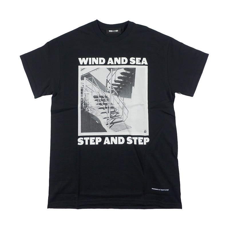 WIND AND SEA ウィンダンシー WDS (STEP AND STEP) PHOTO T-SHIRT Tシャツ ブラック WDS-20A-CS-06